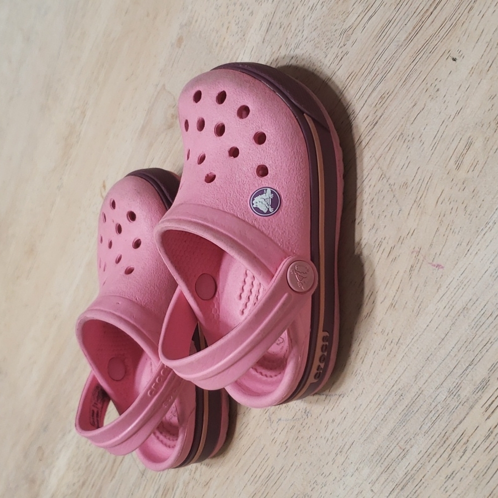 Pink crocs size 4/5